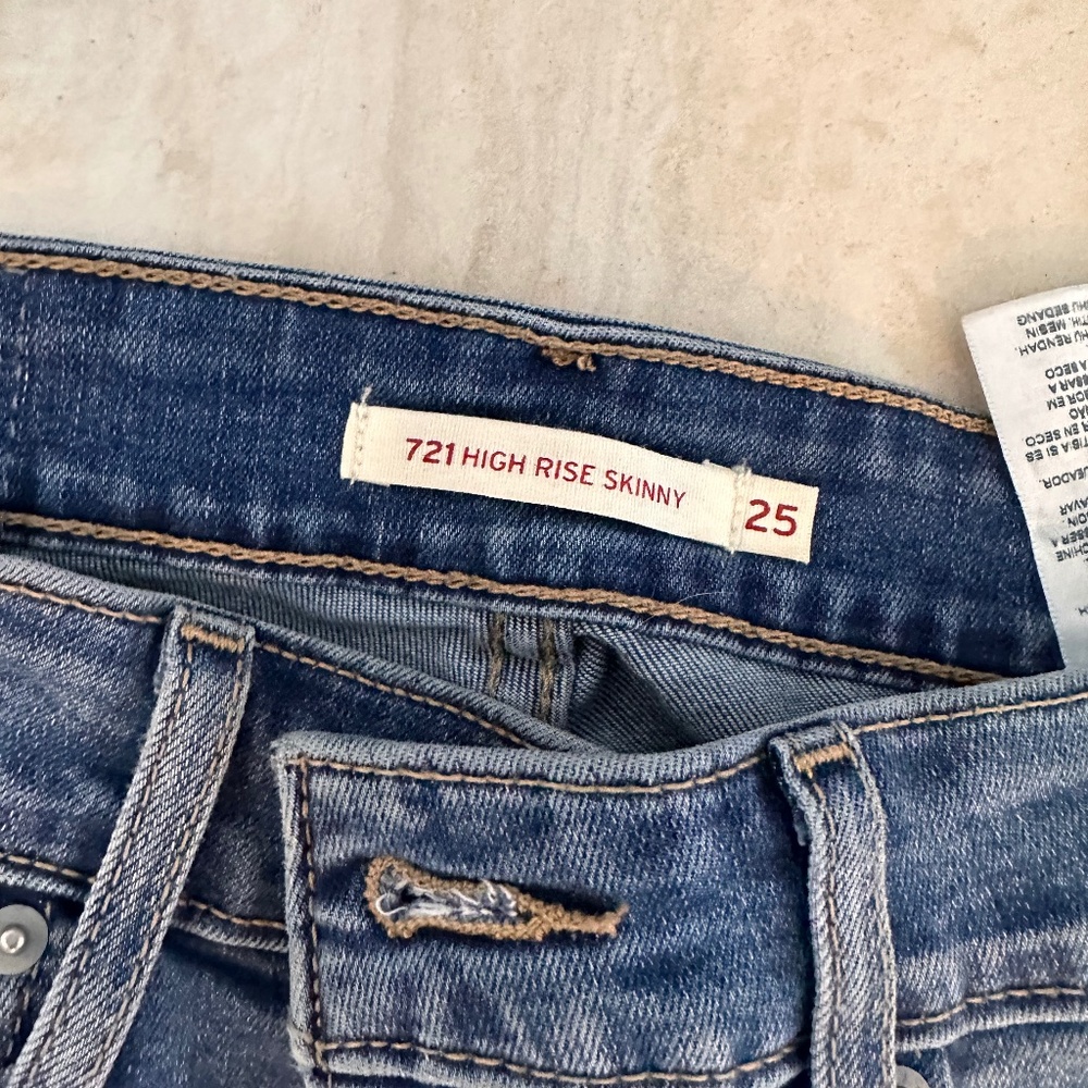 Levi’s 721 Jeans - Picture 3 of 5